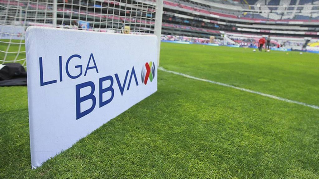 Gobierno tiene en la mira dobles contratos de Liga MX