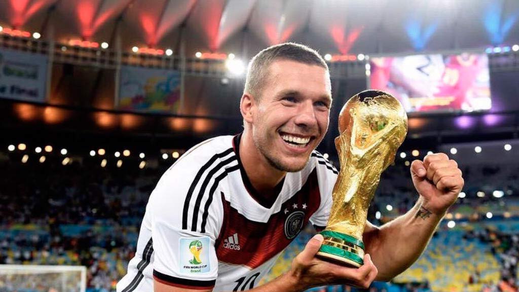 Lukas Podolski en la mira de Boca Juniors