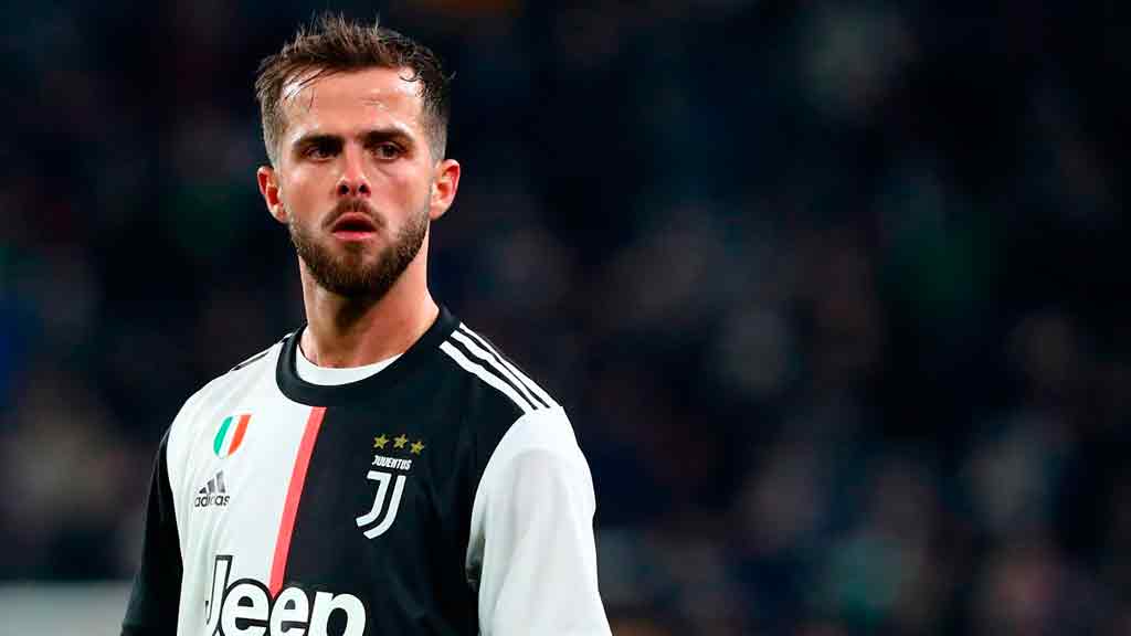 Barcelona planea intercambio con Juventus por Pjanic