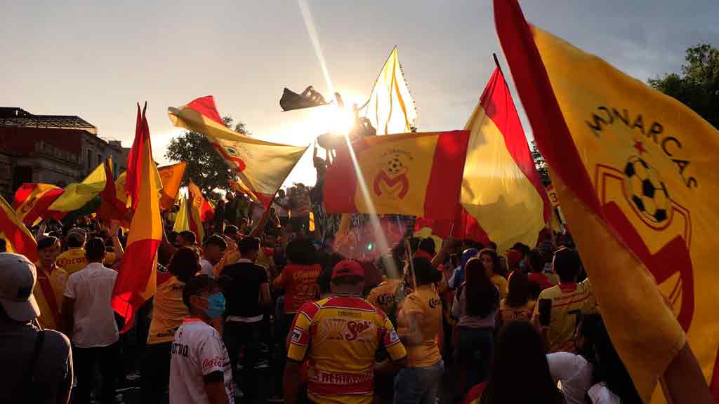 Afición de Monarcas realizó una nueva protesta por mudanza