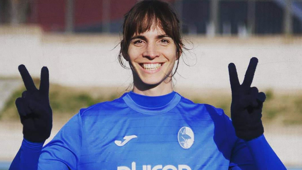 Es la primera futbolista transgénero federada.