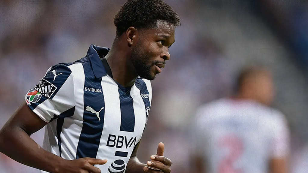 Avilés Hurtado renueva contrato con Rayados