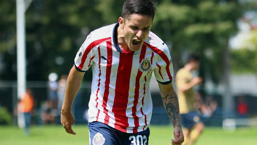 Edson Torres sería la competencia de Chofis López en Chivas