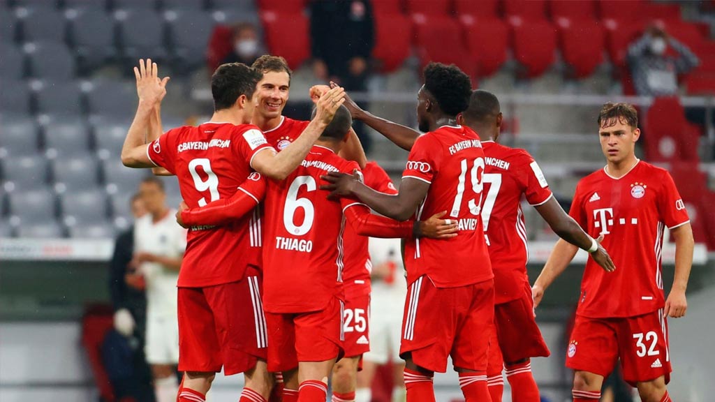 Flick siembra dudas sobre la continuidad de Thiago y Alaba en el Bayern