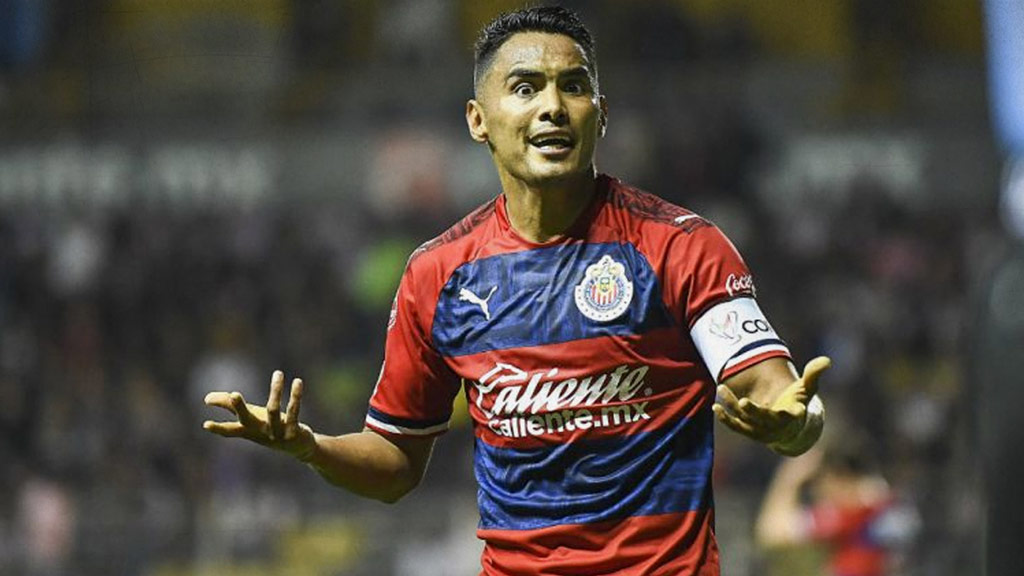 Chivas analiza cambiar a Gallo Vázquez por Aldo Rocha