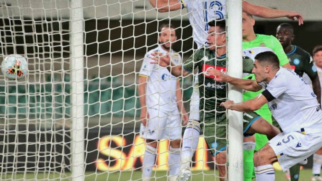El momento del gol de Chucky Lozano en el Hellas Verona vs Napoli