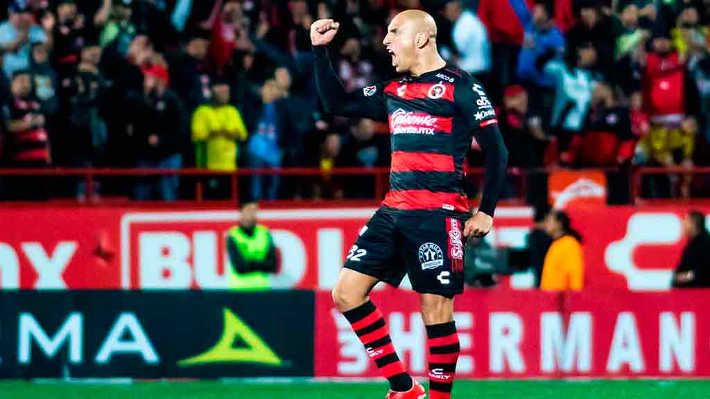 Guede confirma llegada de Orozco y Nahuelpán a Xolos de Tijuana