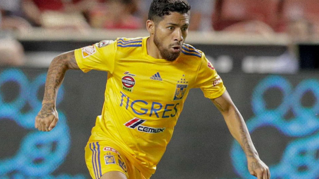 Javier Aquino de Tigres rompe la cuarentena
