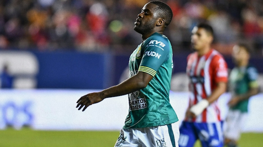 Pumas tiene en la mira a Joel Campbell