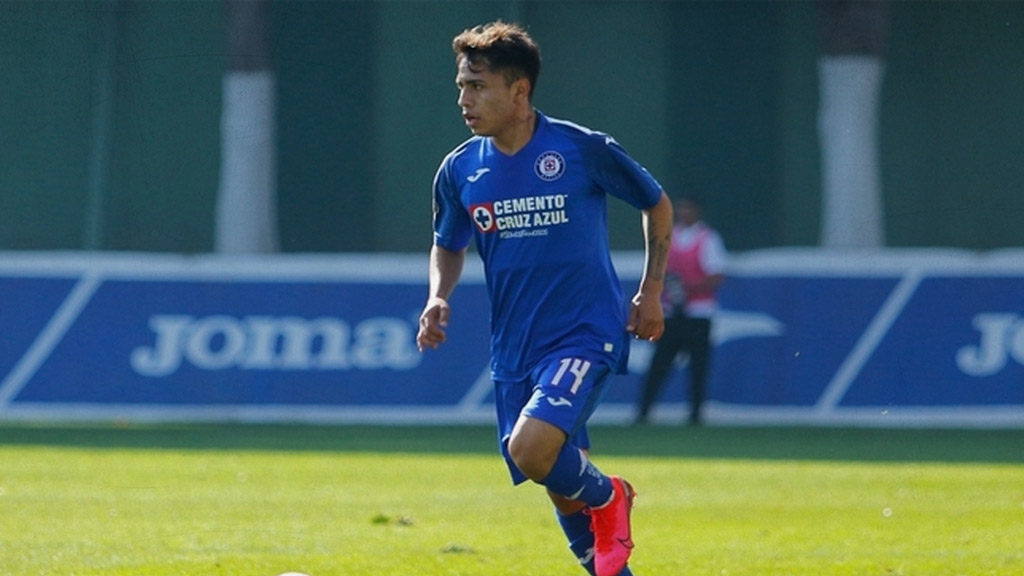 En Cruz Azul hablan del futuro de Misael Domínguez