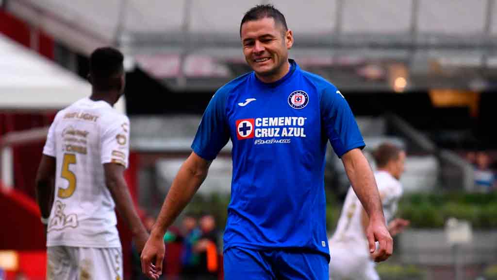 Pablo Aguilar analiza salir de Cruz Azul el próximo año