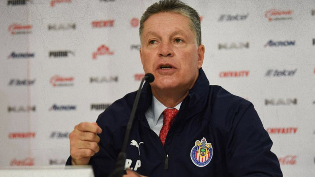 Chivas desmiente salidas de futbolistas