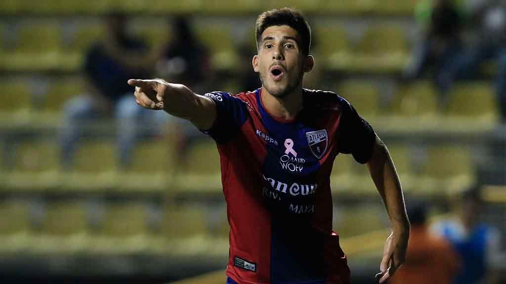 Tres jugadores del Atlante en el radar de Gallos Blancos