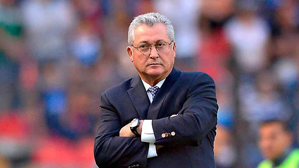 vucetich-dejaria-a-los-gallos-blancos-de-queretaro