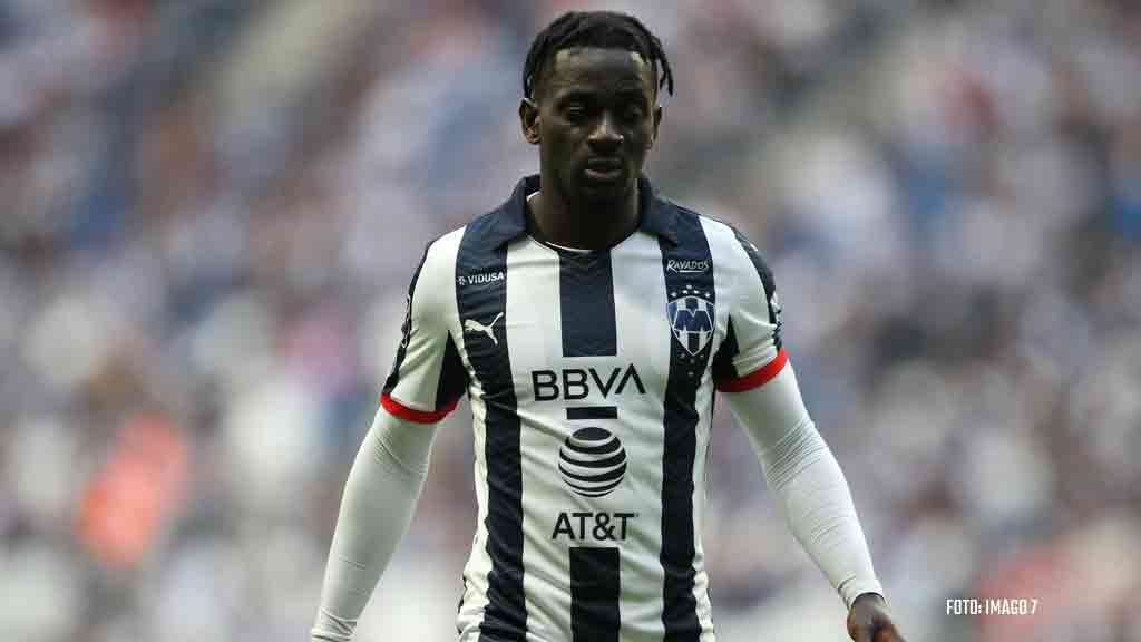 Aké Loba busca salir de Rayados a días que inicie el torneo