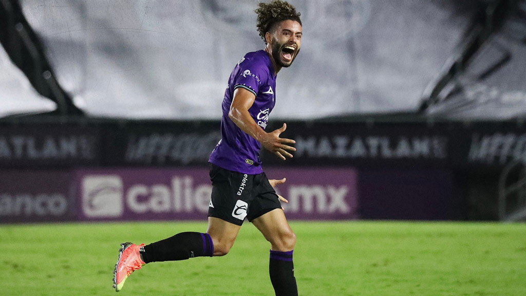 En Chivas esperan a César Huerta