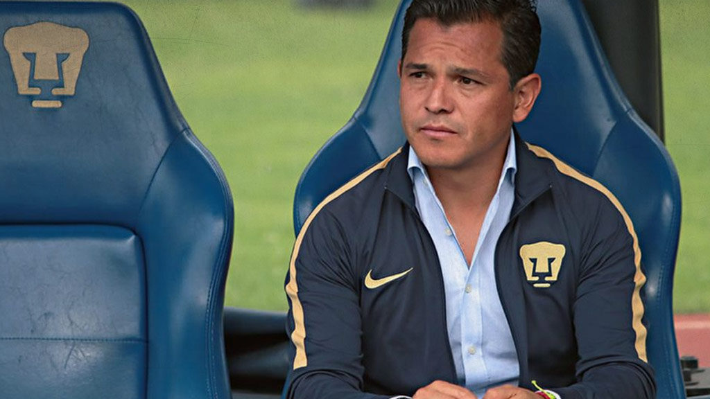 ¿Quién podría llegar como DT a Pumas?