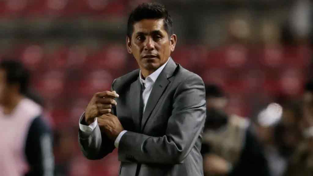 Jorge Campos sí es opción para los Pumas