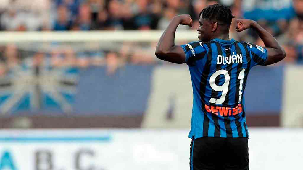 Juventus se olvidaría de Raúl Jiménez e iría por Duván Zapata