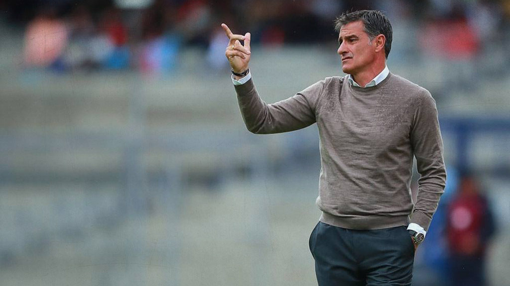 OFICIAL: Míchel deja de ser DT de Pumas