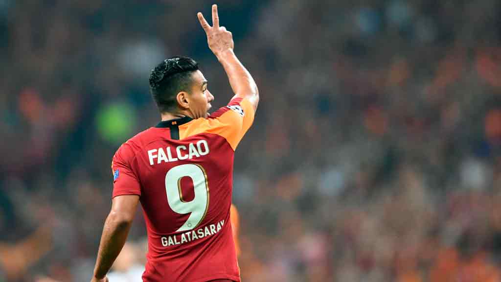 Radamel Falcao podría ser compañero de Rodolfo Pizarro