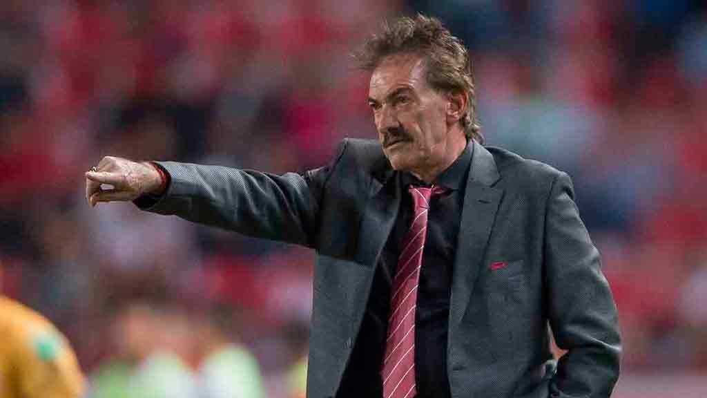 Ricardo La Volpe pide oportunidad de dirigir a Pumas