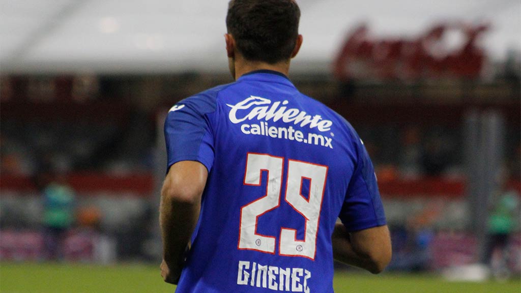 Santiago Giménez, jugador que más aumentó su valor en Cruz Azul