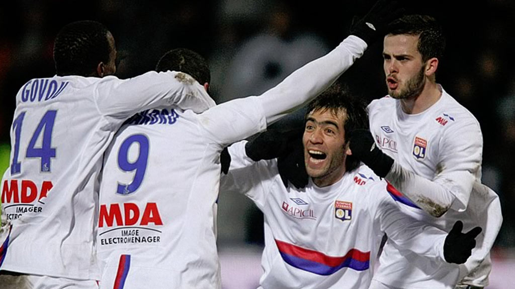 ¿Cómo fue la venta de Chelito Delgado al Olympique de Lyon?