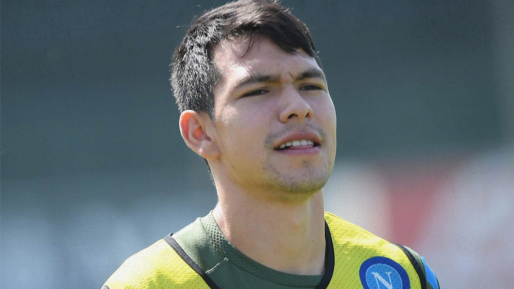 Chucky Lozano se quedará en Napoli