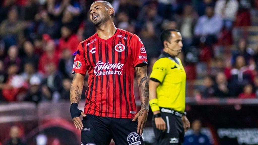 Xolos, dispuesto a pagar por salida de Edwin Cardona