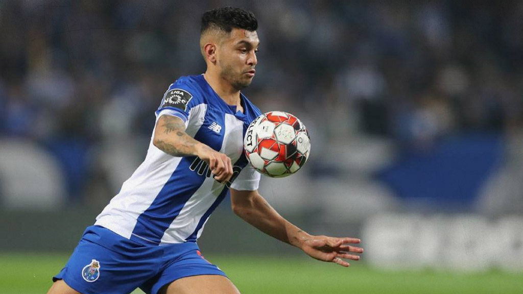 Tecatito Corona rechazó al FC Barcelona