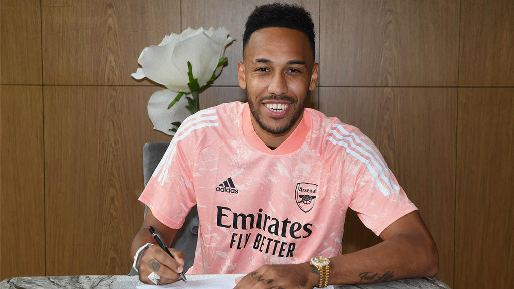 Aubameyang renueva con Arsenal hasta 2023