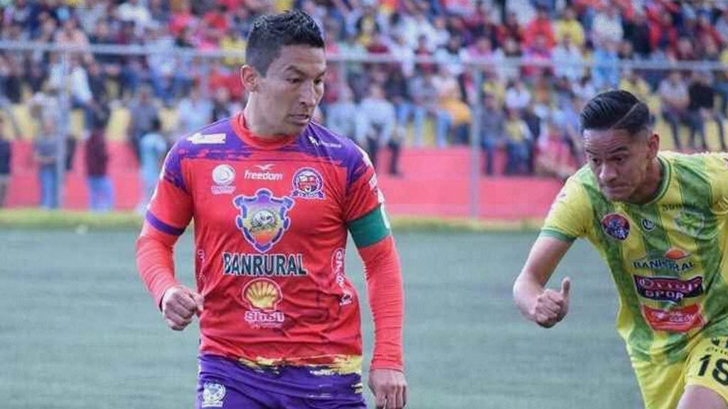 César Villaluz termina aventura en Guatemala