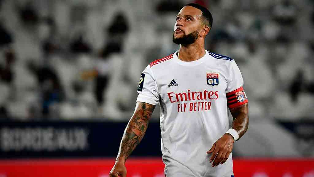 Depay se aleja del Barcelona, podría llegar al Milan