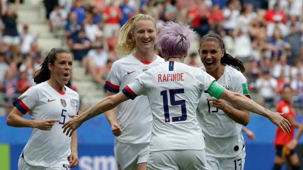 FIFA presenta estrategia para impulsar el futbol femenino