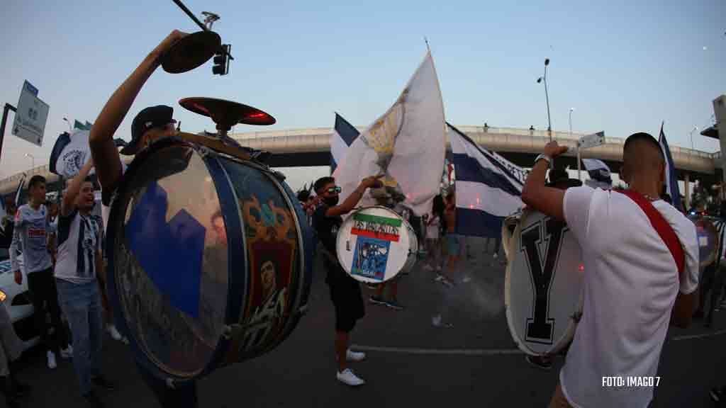 La afición de Rayados se juntó en el estadio pese a pandemia