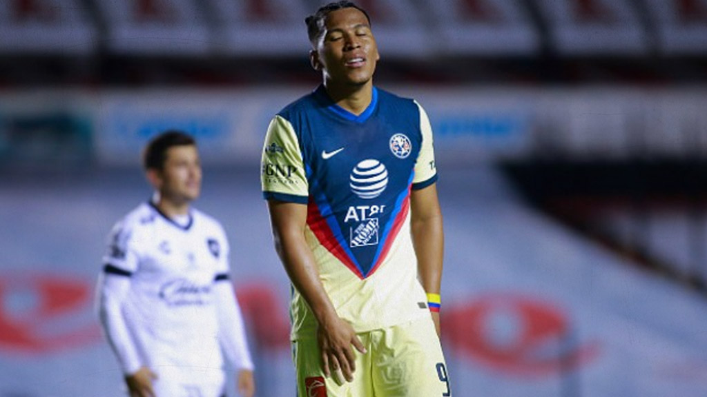 Roger Martínez se niega a salir del América