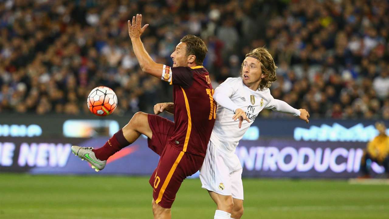 Luka Modric enfrentó a uno de sus ídolos; Francesco Totti