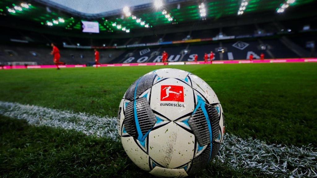 Bundesliga vuelve a cerrar sus estadios