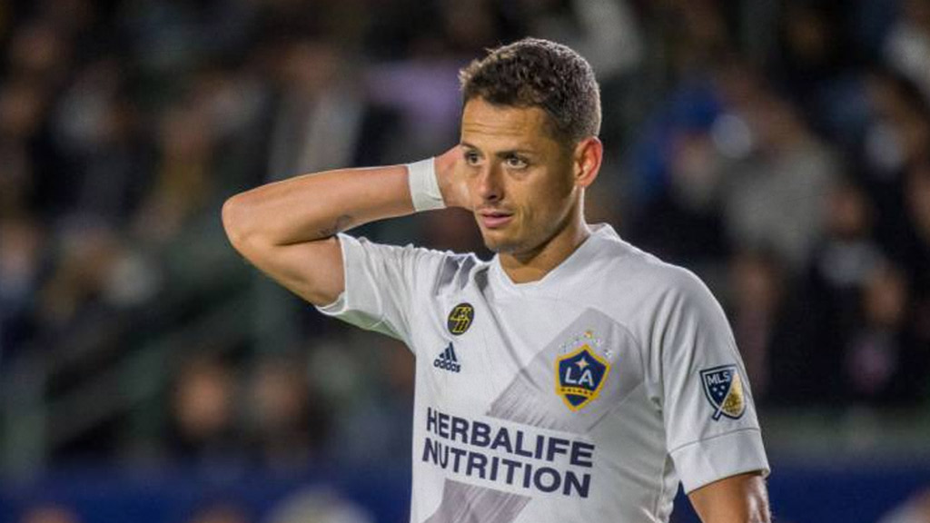 Chicharito, relegado a la banca en MLS