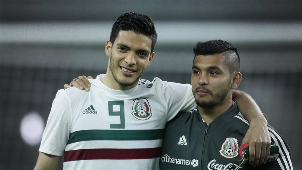 Chivas sueña con Raúl Jiménez y Tecatito Corona