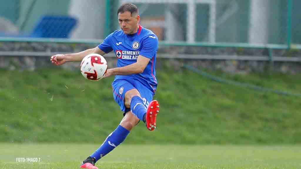 Cruz Azul: Pablo Aguilar sería titular ante Chivas