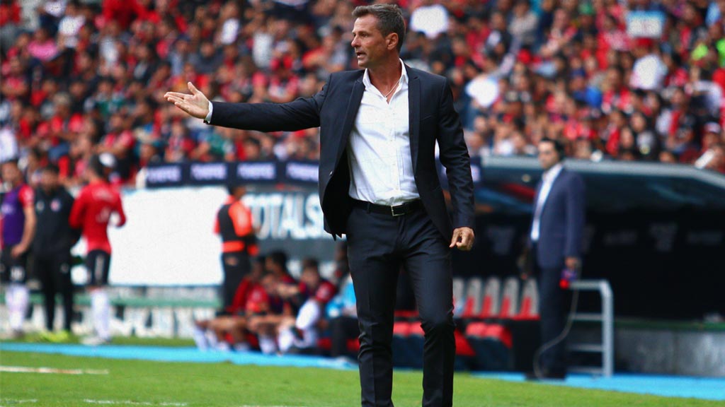 Atlas respalda a Diego Cocca en el banquillo