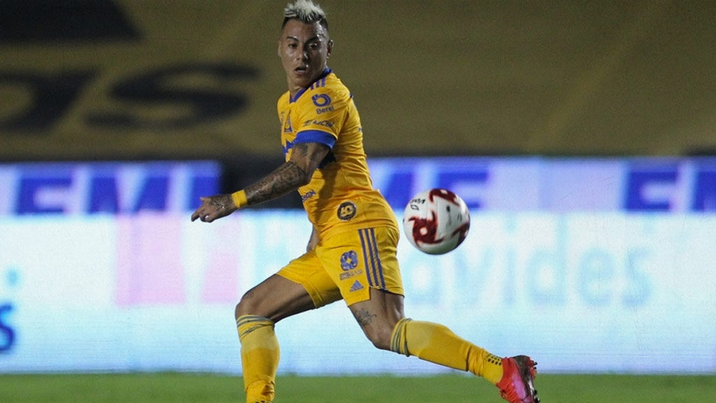 Eduardo Vargas renovaría con Tigres un año más