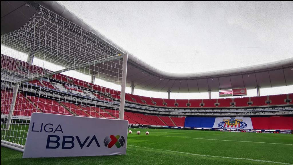 Chivas y Atlas, a la espera de autoridades para abrir estadios