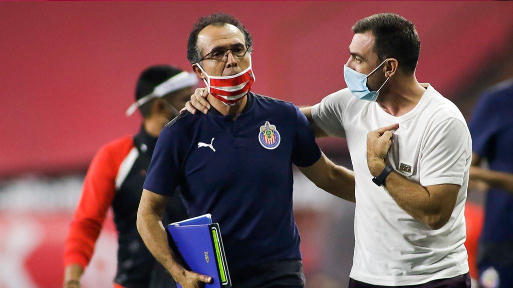 Conato de bronca entre el cuerpo técnico de Chivas y Pablo Guede 0