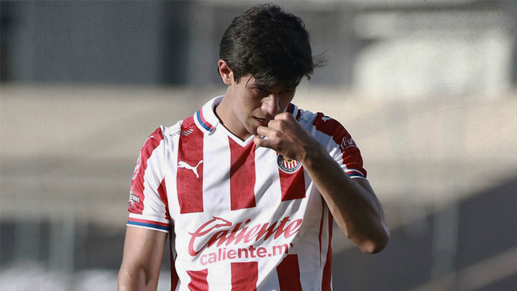 José Juan Macías es baja con Chivas por lesión