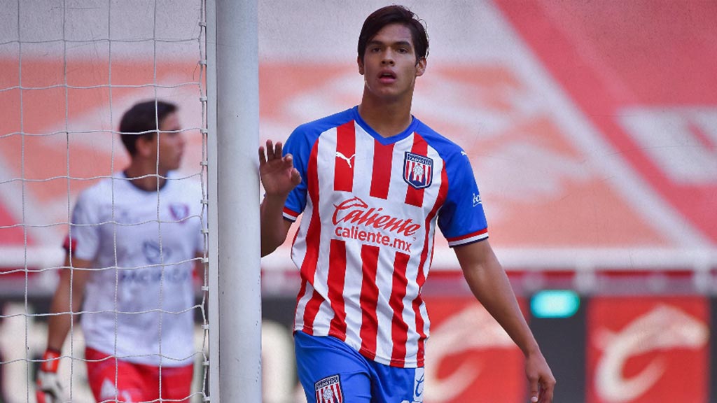Luis Puente, promesa de Chivas estará fuera 7 meses