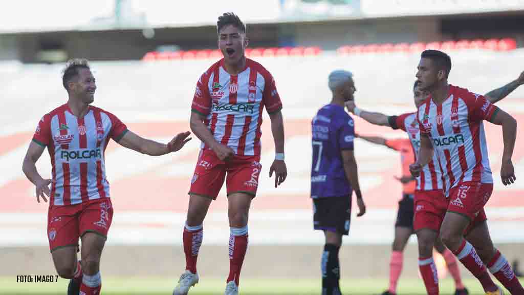 Necaxa se aferra a repechaje, Gallos Blancos prácticamente fuera