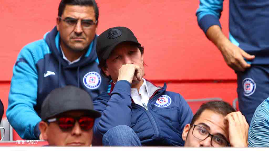 Ordiales no puede renovar contratos en Cruz Azul